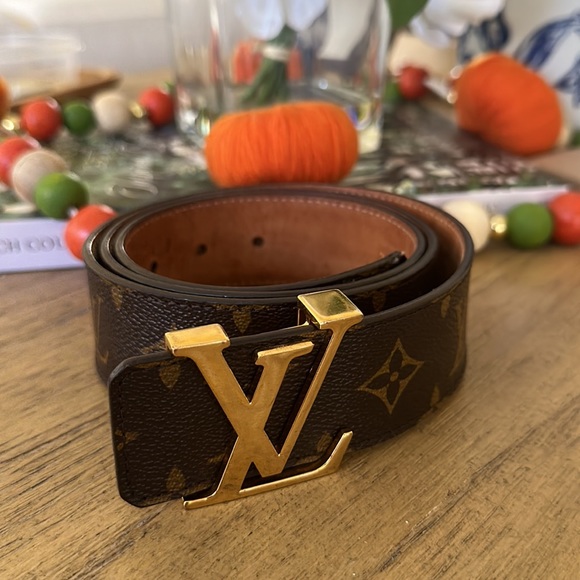 Authentic Loui Vuitton Initiales Leather brown belt . 106 cm - Picture 7 of 8